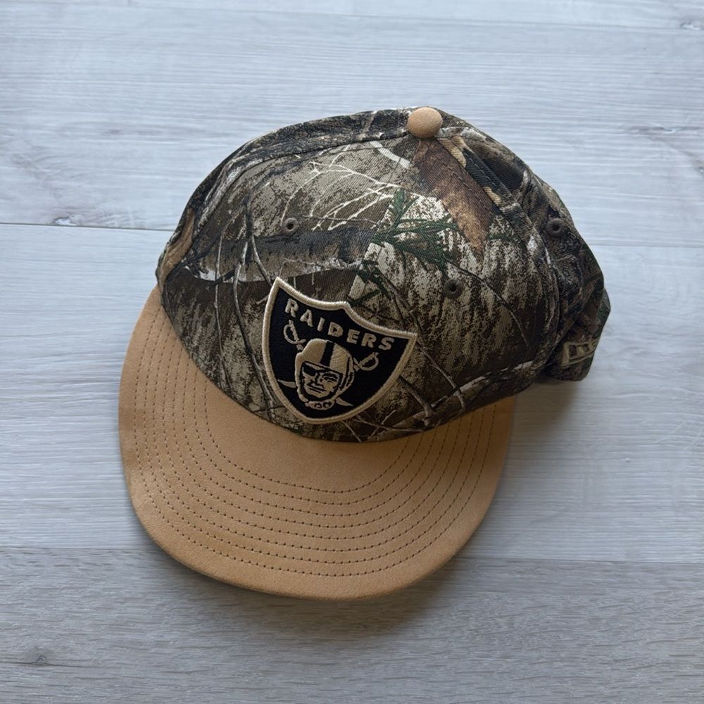 New Era Las‎ Vegas Raiders Realtree 2023 59FIFTY Fitted Hat camouflage 7 5/8 NWT - Picture 8 of 9